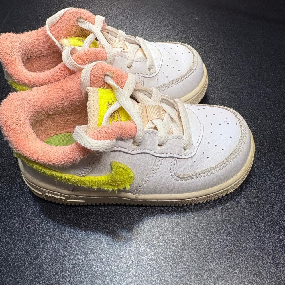 Nike Air Force 1 LV8 toddler shoes Size 7C swoosh white lifestyle‎